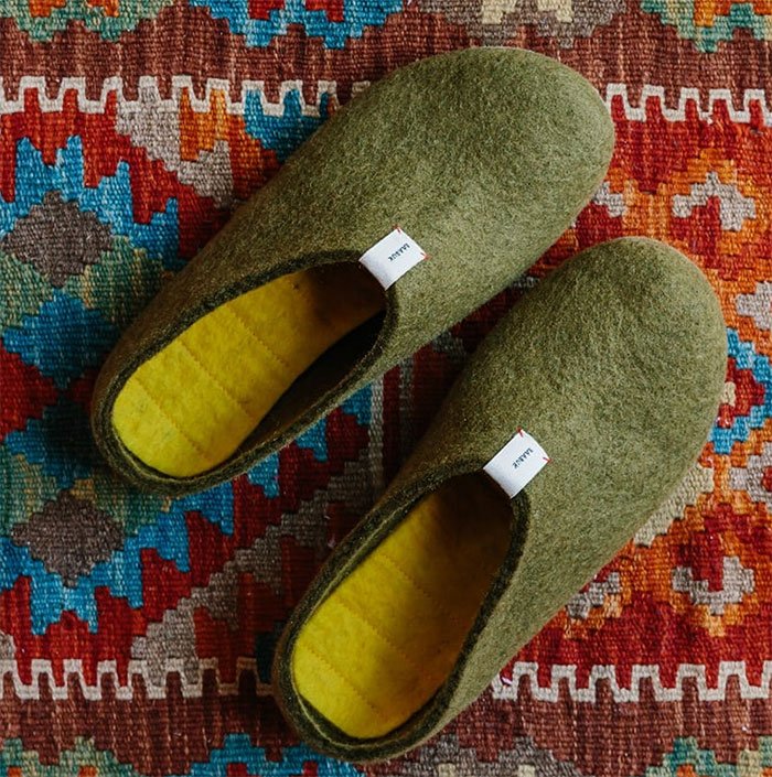 Baabuk sustainable wool slippers in mel khaki