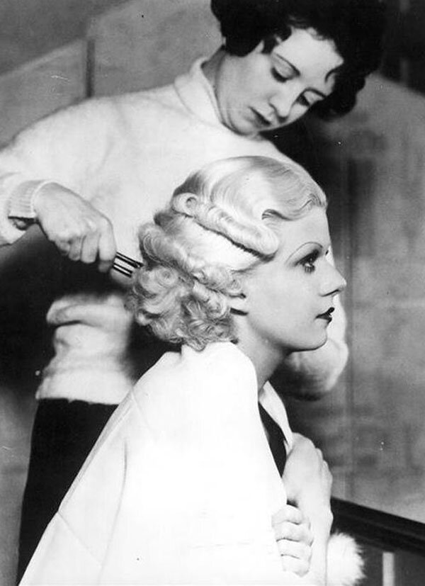 Jean Harlow knows blondes have more fun