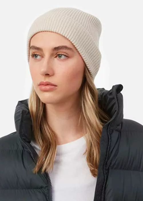 Model wears tentree women's sustainable beanie